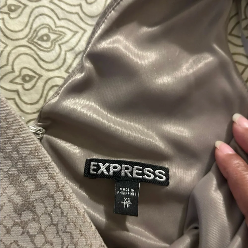 Dress - Picture 2 of 2